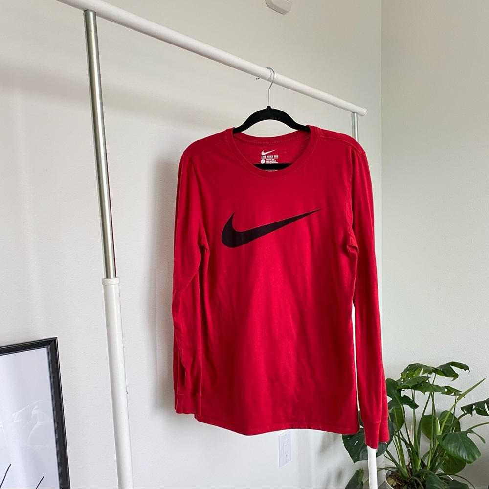 ❤️ NIKE Athletic Cut Long Sleeve Tee